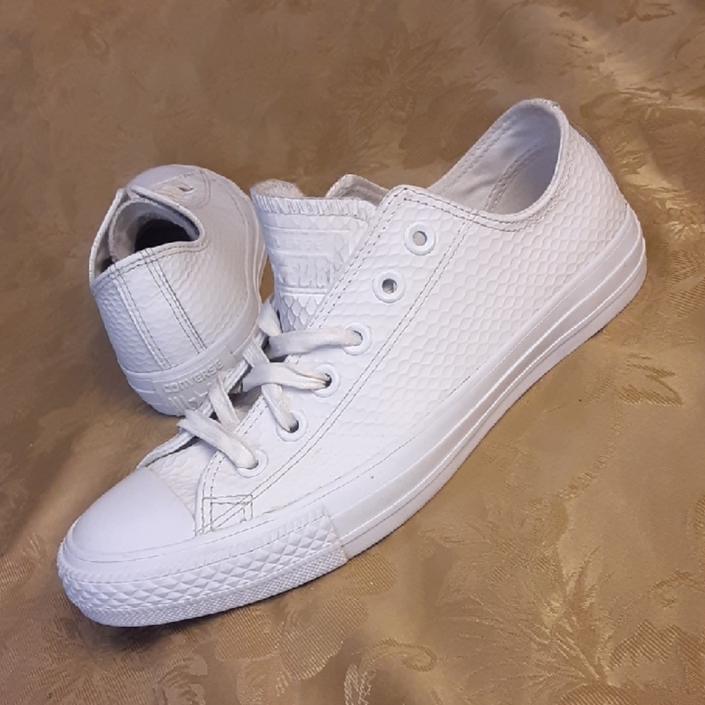 CONVERSE All Star White Textured Women's 7.5 Men's 5.5 Sneakers